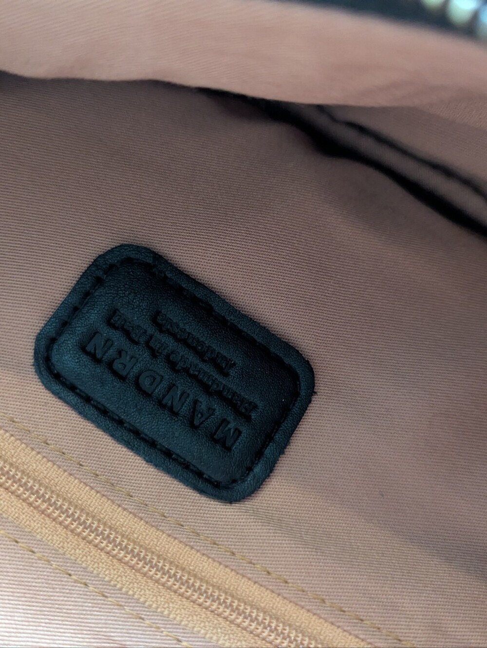 MANDRN Woven Atlas Black Crossbody Bag - Picture 5 of 6